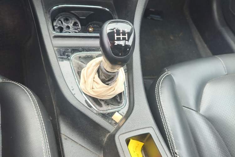 Used Soueast V5 Lingzhi 2015 Plus 1.5L Manual Smart Edition Gear Lever