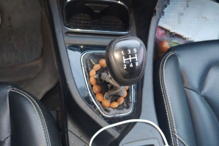 Used Soueast V5 Lingzhi 2015 Plus 1.5L Manual Smart Edition Gear Lever