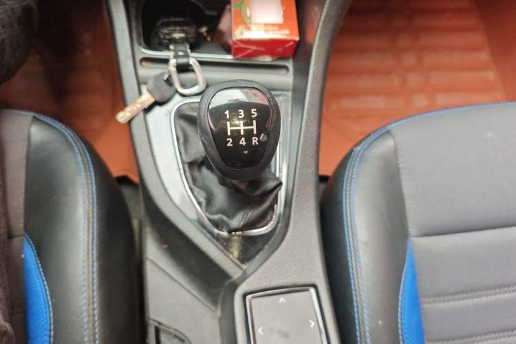 Used Soueast V5 Lingzhi 2015 Plus 1.5L Manual Jazz Model Gear Lever