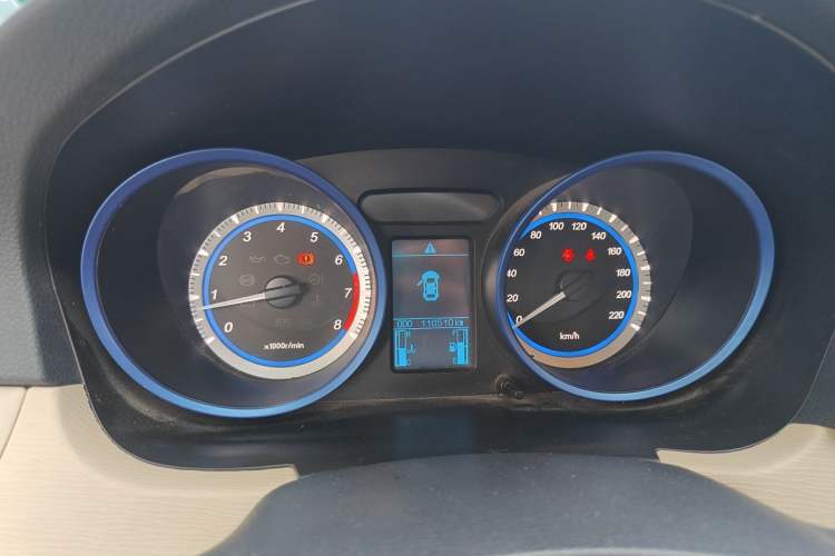 Used Soueast V5 Lingzhi 2015 1.5L Manual Classic Edition Instrument Cluster
