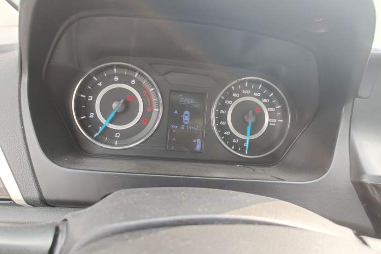 Used Soueast V5 Lingzhi 2015 Plus 1.5L Manual Smart Edition Instrument Cluster