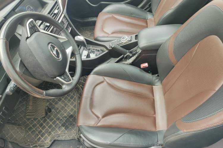 Used Soueast V5 Lingzhi 2015 Plus 1.5T CVT Intelligent Control Version Left Front Seat