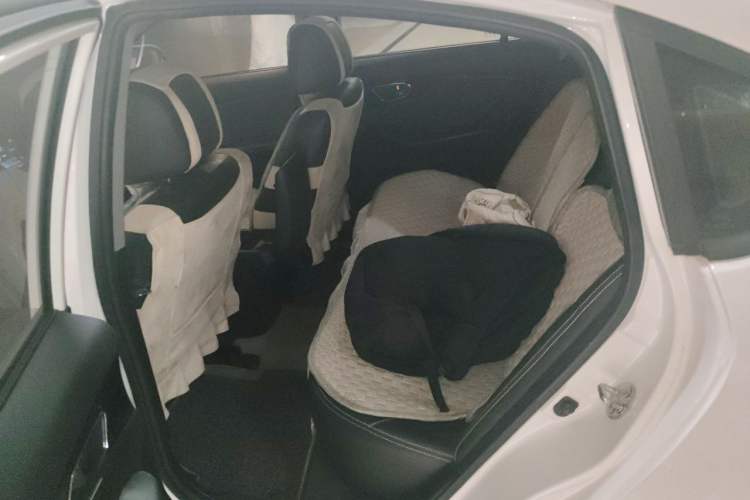 Used Soueast V5 Lingzhi 2015 Plus 1.5L Manual Smart Edition Left Rear Seat