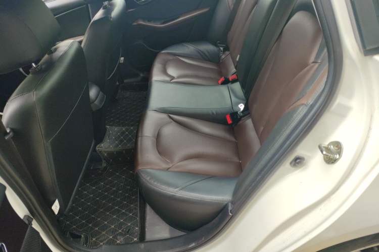Used Soueast V5 Lingzhi 2015 Plus 1.5T CVT Intelligent Control Version Left Rear Seat