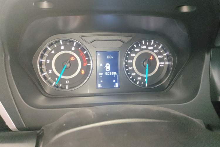 Used Soueast V5 Lingzhi 2015 Plus 1.5L Manual Smart Edition Odometer Close Up