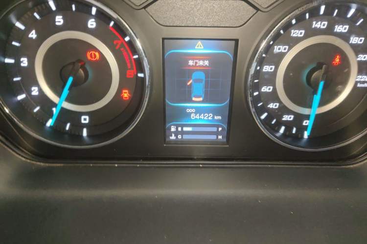 Used Soueast V5 Lingzhi 2015 Plus 1.5L Manual ZhiZun Version Odometer Close Up