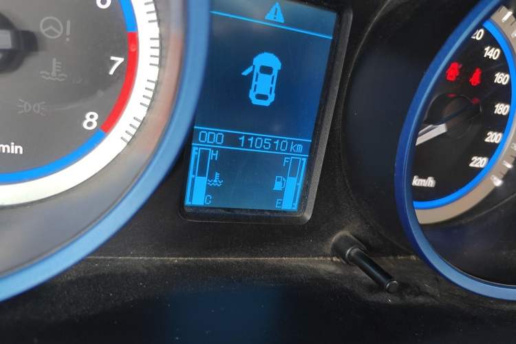 Used Soueast V5 Lingzhi 2015 1.5L Manual Classic Edition Odometer Close Up