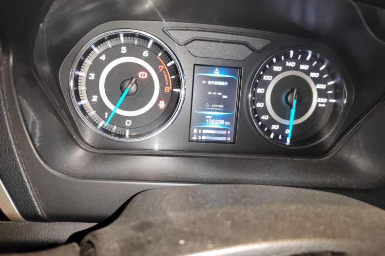 Used Soueast V5 Lingzhi 2015 Plus 1.5L Manual ZhiZun Version Odometer Close Up