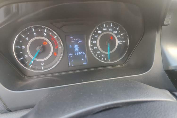 Used Soueast V5 Lingzhi 2015 Plus 1.5L Manual Smart Edition Odometer Close Up