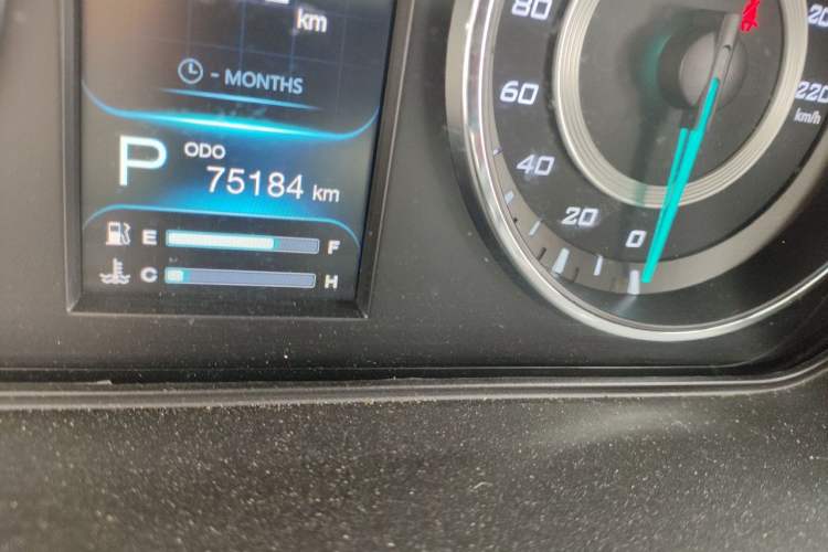 Used Soueast V5 Lingzhi 2015 Plus 1.5T CVT Intelligent Control Version Odometer Close Up