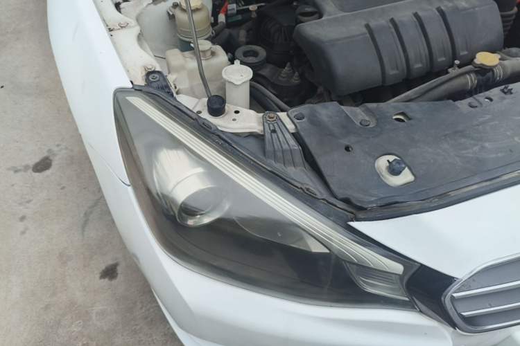 Used Soueast V5 Lingzhi 2015 Plus 1.5L Manual Smart Edition Right Front Headlight