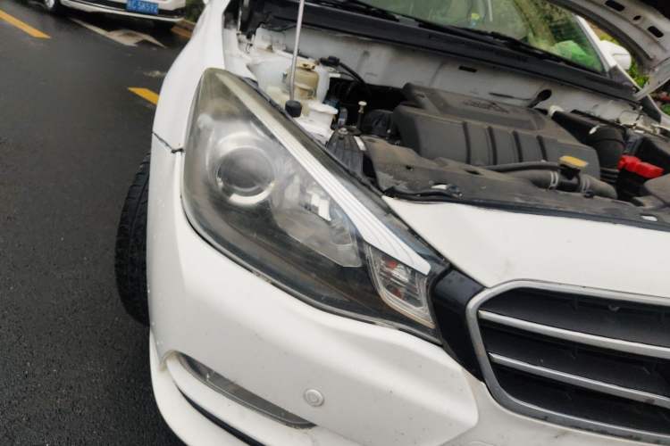 Used Soueast V5 Lingzhi 2015 Plus 1.5L Manual ZhiZun Version Right Front Headlight