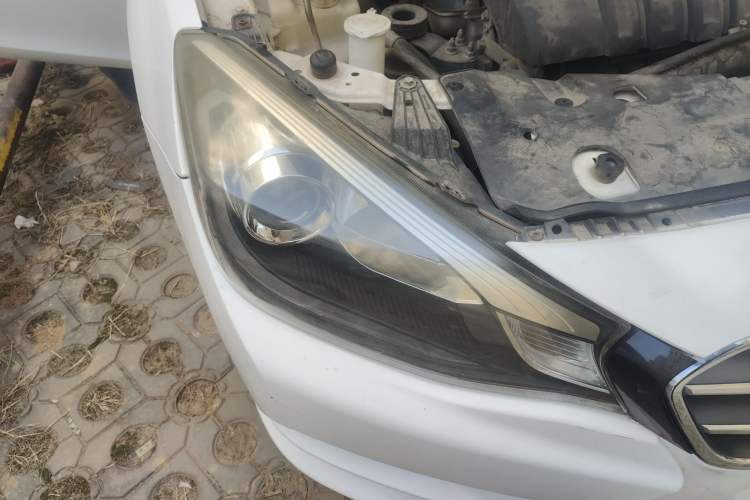 Used Soueast V5 Lingzhi 2015 Plus 1.5L Manual Smart Edition Right Front Headlight