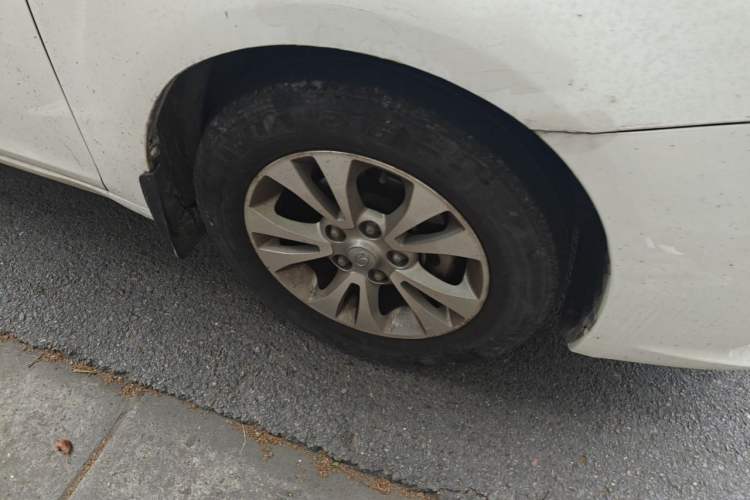 Used Soueast V5 Lingzhi 2015 Plus 1.5L Manual Smart Edition Right Front Wheel Hub