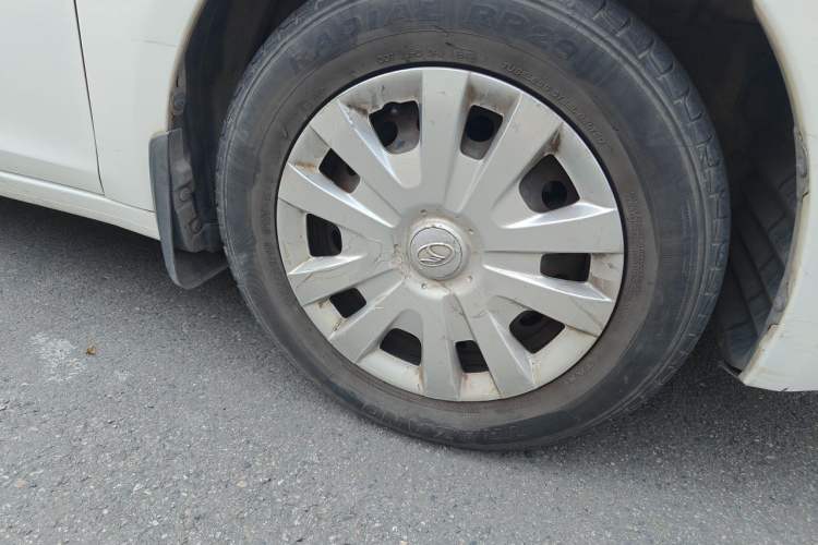 Used Soueast V5 Lingzhi 2015 1.5L Manual Classic Edition Right Front Wheel Hub