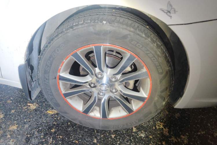 Used Soueast V5 Lingzhi 2015 Plus 1.5L Manual ZhiZun Version Right Front Wheel Hub