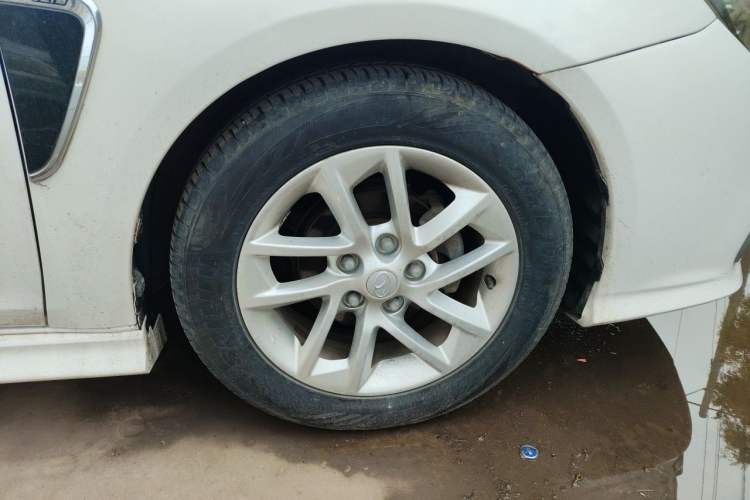 Used Soueast V5 Lingzhi 2015 Plus 1.5T CVT Intelligent Control Version Right Front Wheel Hub