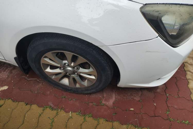 Used Soueast V5 Lingzhi 2015 Plus 1.5L Manual Smart Edition Right Front Wheel Hub