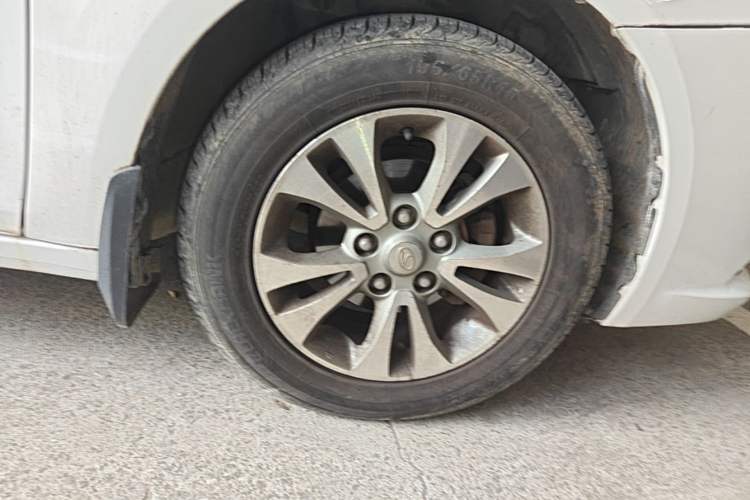 Used Soueast V5 Lingzhi 2015 Plus 1.5L Manual Smart Edition Right Front Wheel Hub