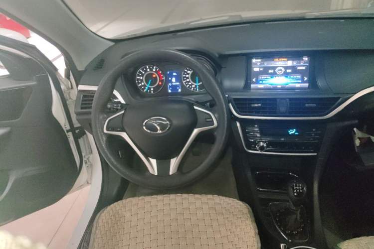 Used Soueast V5 Lingzhi 2015 Plus 1.5L Manual Smart Edition Steering Wheel
