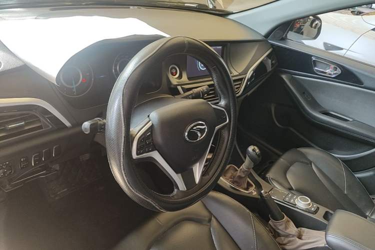 Used Soueast V5 Lingzhi 2015 Plus 1.5L Manual Escort Model Steering Wheel
