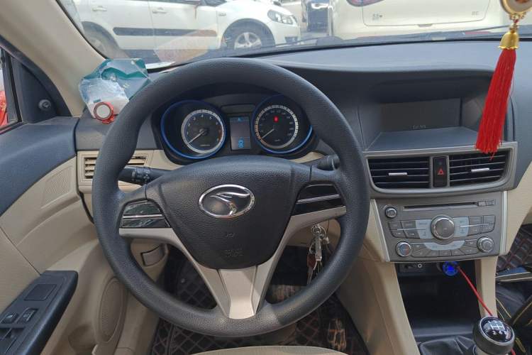 Used Soueast V5 Lingzhi 2015 1.5L Manual Classic Edition Steering Wheel