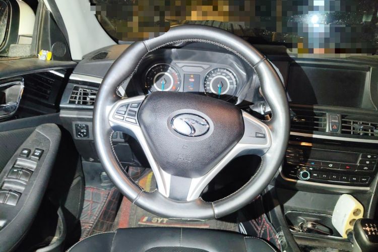 Used Soueast V5 Lingzhi 2015 Plus 1.5L Manual ZhiZun Version Steering Wheel