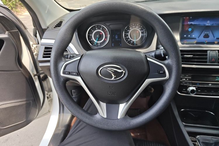 Used Soueast V5 Lingzhi 2015 Plus 1.5L Manual Smart Edition Steering Wheel