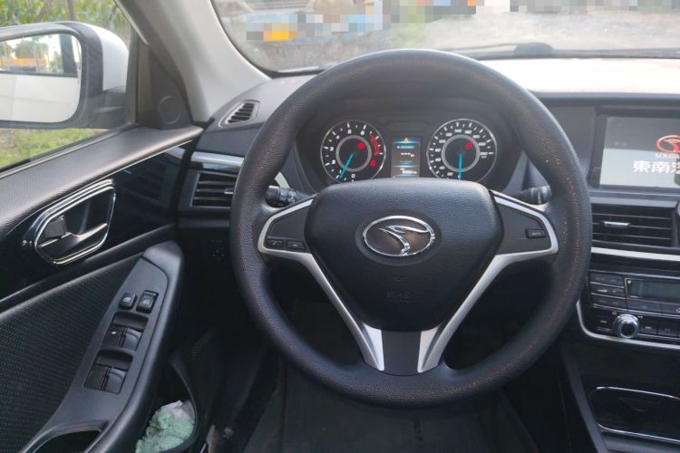 Used Soueast V5 Lingzhi 2015 Plus 1.5L Manual Smart Edition Steering Wheel