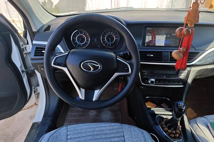 Used Soueast V5 Lingzhi 2015 Plus 1.5L Manual Smart Edition Steering Wheel