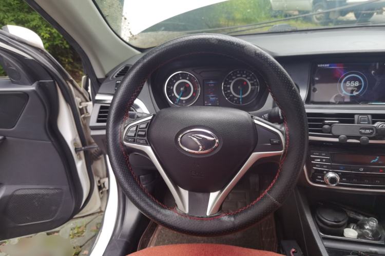 Used Soueast V5 Lingzhi 2015 Plus 1.5L Manual ZhiZun Version Steering Wheel