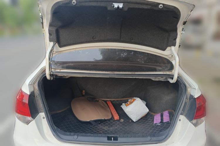 Used Soueast V5 Lingzhi 2015 Plus 1.5L Manual Smart Edition Trunk