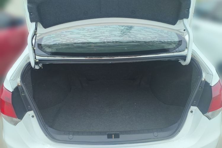Used Soueast V5 Lingzhi 2015 Plus 1.5L Manual Smart Edition Trunk