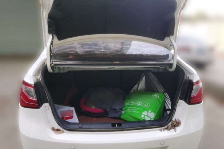Used Soueast V5 Lingzhi 2015 1.5L Manual Jazz Edition Trunk