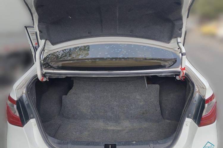 Used Soueast V5 Lingzhi 2015 1.5L Manual Classic Edition Trunk