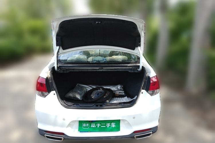 Used Soueast V5 Lingzhi 2015 Plus 1.5L Manual Smart Edition Trunk