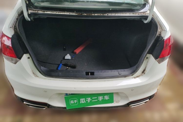 Used Soueast V5 Lingzhi 2015 Plus 1.5L Manual Smart Edition Trunk