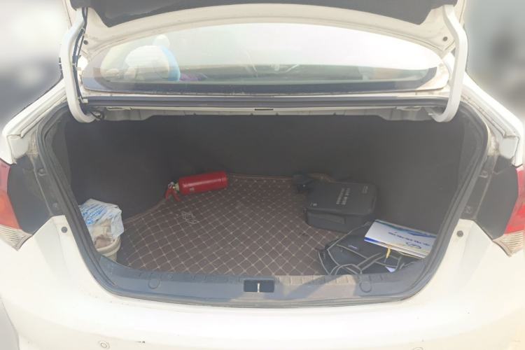 Used Soueast V5 Lingzhi 2015 Plus 1.5L Manual Smart Edition Trunk