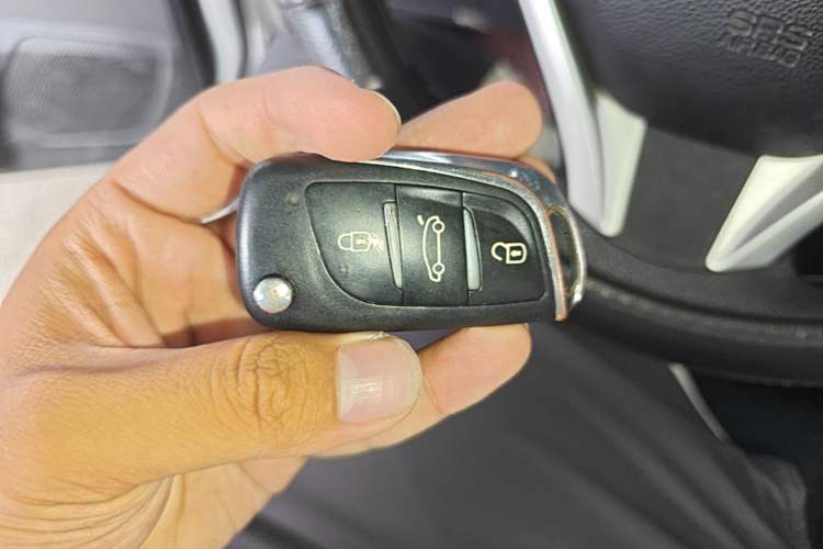 Used Soueast V5 Lingzhi 2015 Plus 1.5L Manual Smart Edition Vehicle Key