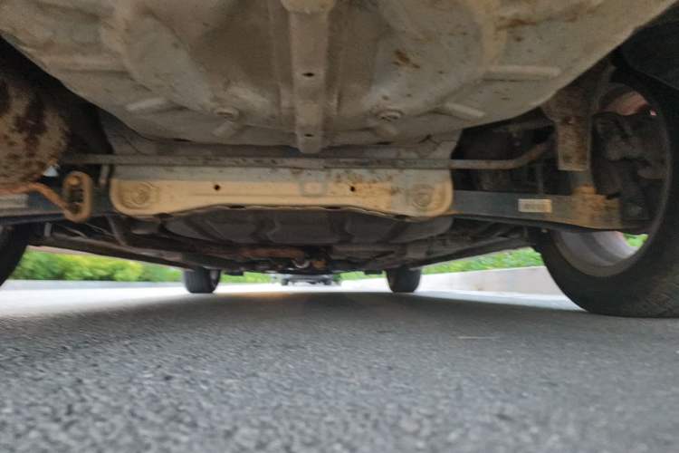 Used Soueast V5 Lingzhi 2016 plus 1.5L manual roll type Chassis Rear