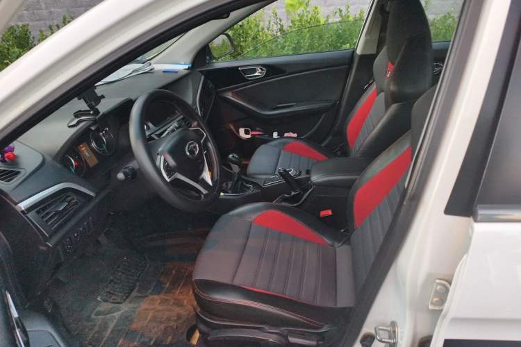 Used Soueast V5 Lingzhi 2016 plus 1.5L manual roll type Left Front Seat