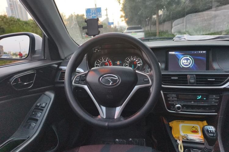 Used Soueast V5 Lingzhi 2016 plus 1.5L manual roll type Steering Wheel