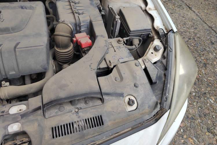 Used Soueast V5 Lingzhi 2016 plus 1.5L manual roll type Engine Bay Left