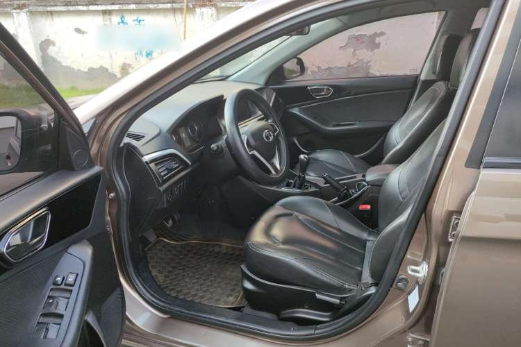 Used Soueast V5 Lingzhi 2017 1.5L Manual New Generation Model Interior 2