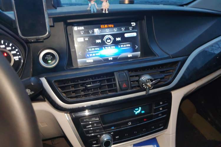 Used Soueast V5 Lingzhi 2017 1.5L Manual New Elite Model Audio And AC Panel
