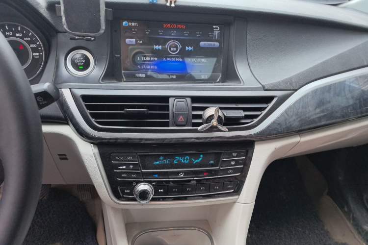 Used Soueast V5 Lingzhi 2017 1.5L Manual New Elite Model Audio And AC Panel