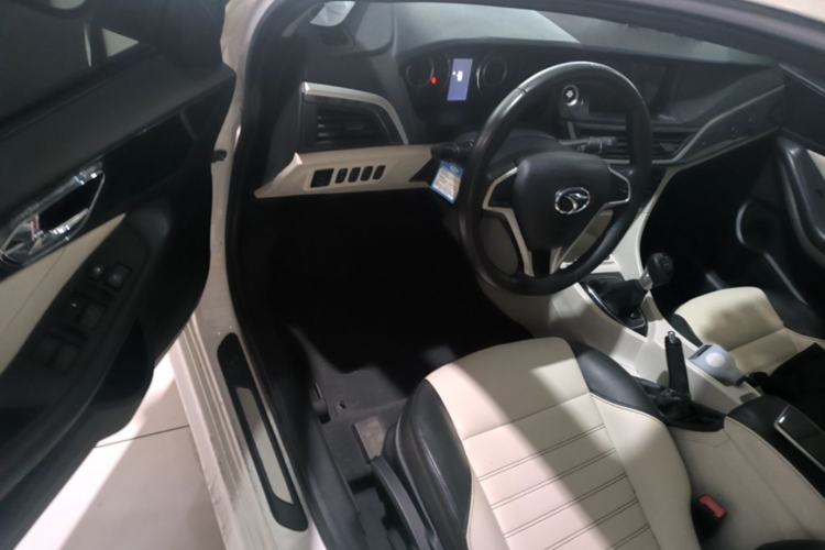 Used Soueast V5 Lingzhi 2017 1.5L Manual New Elite Model Driver Seat