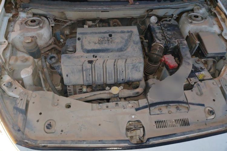 Used Soueast V5 Lingzhi 2017 1.5L Manual New Elite Model Engine Bay