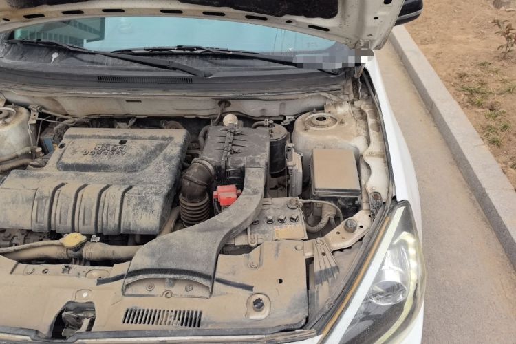 Used Soueast V5 Lingzhi 2017 1.5L Manual New Elite Model Engine Bay Left