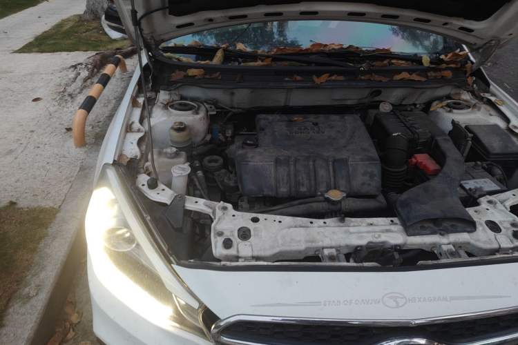 Used Soueast V5 Lingzhi 2017 1.5L Manual New Elite Model Engine Bay Right